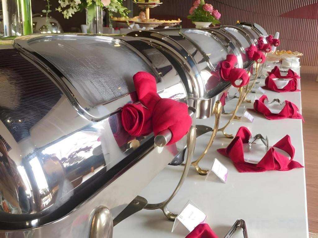 Iris Hotel Кантхо Экстерьер фото