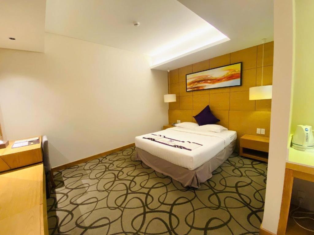 Iris Hotel Кантхо Экстерьер фото